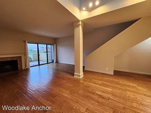 4th image of 1134 Shoreline Dr