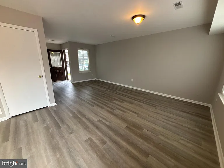476 Bridge St — Photo 12