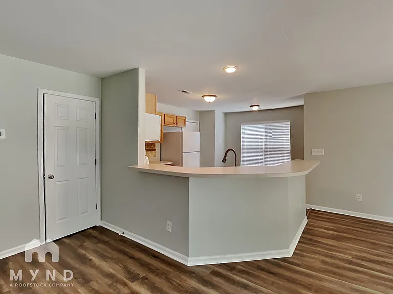 2023 Swimming Hole Cir — Photo 8