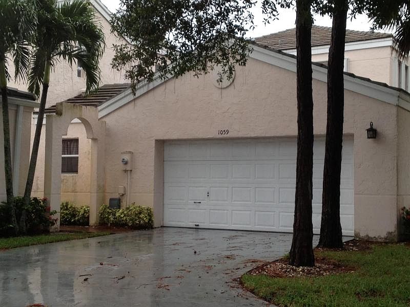 2nd image of 1059 Island Manor Dr