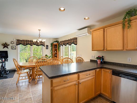 5th image of 1550 Carney Rd