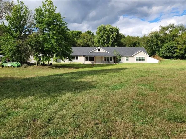 3 Kendi Ln, Belton, MO 64012