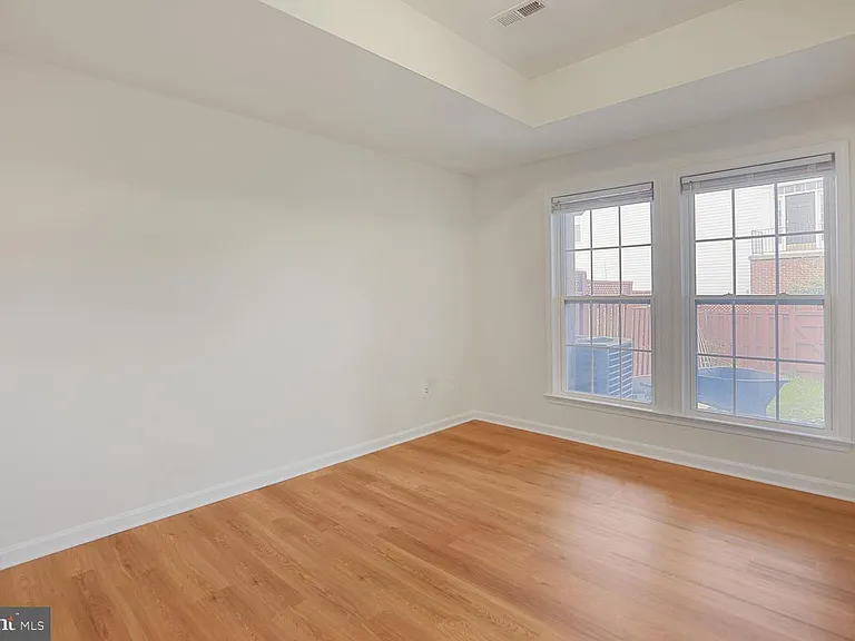22062 Dilworth Sq — Photo 25