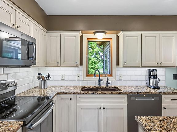 5th image of 6227 Annapolis Ln N