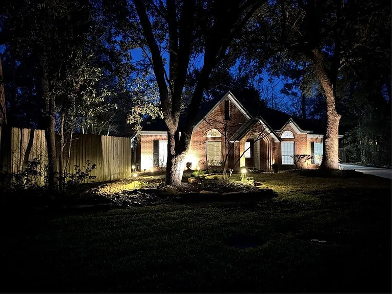 39 Silent Brook Pl — Photo 47