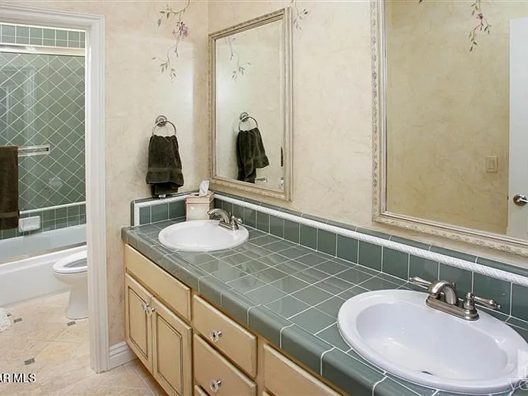 2563 Littlefield Ct — Photo 15