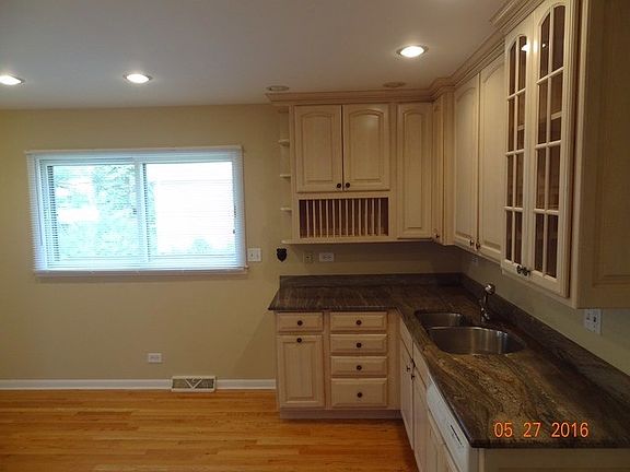 4th image of 74 Greenbriar Dr
