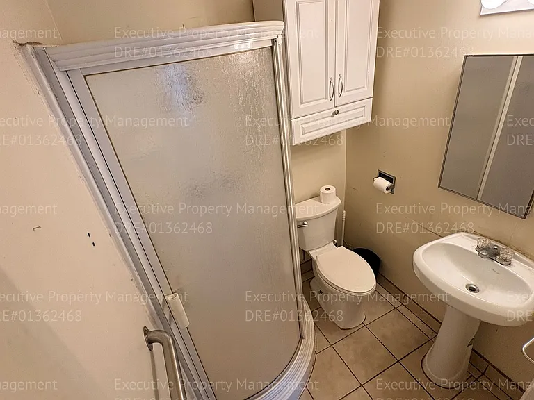 708 21st St #1/2 — Photo 8