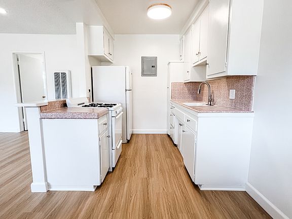 4th image of 10251 San Antonio Ave APT E