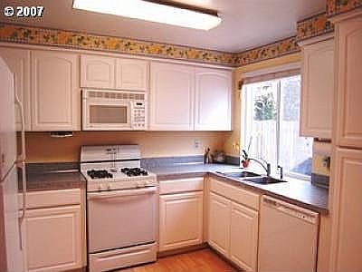 Cheerful Sunny Kitchen