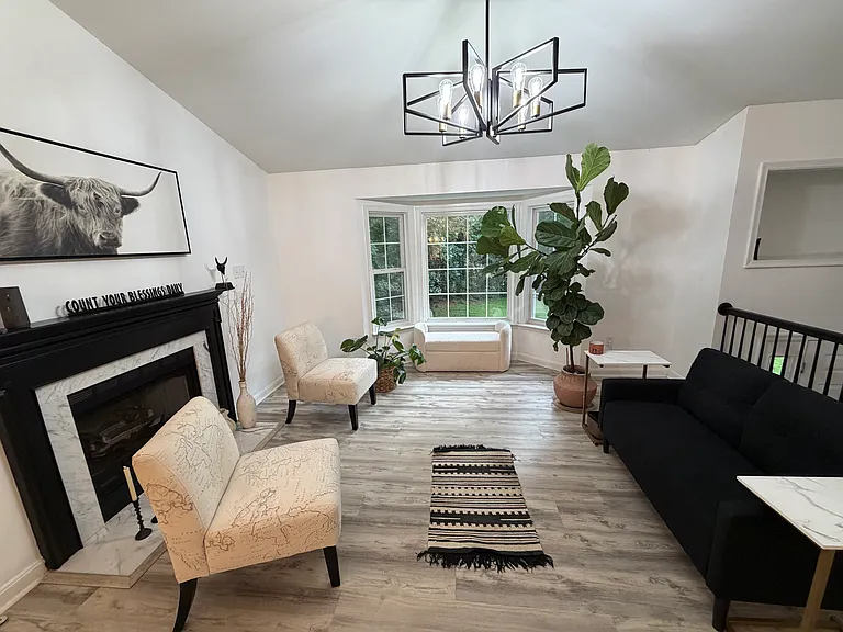 6811 Sawmill Cir — Photo 6