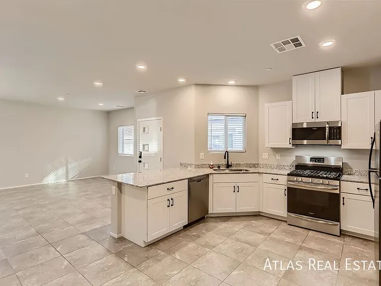 4479 Sapphire Moon Ave — Photo 6