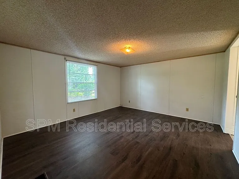 1227 Village Rd — Photo 9