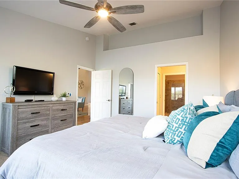 5705 Heron Ln #806 — Photo 9