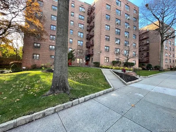 87-30 204 Street APT-A54, Hollis, NY 11423