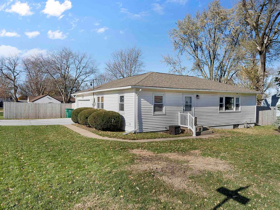 133 Johns Dr, Elk Run Heights, IA 50707 Zillow