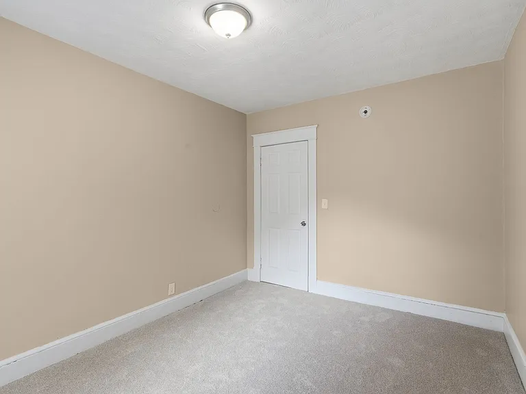 735 Union St — Photo 8