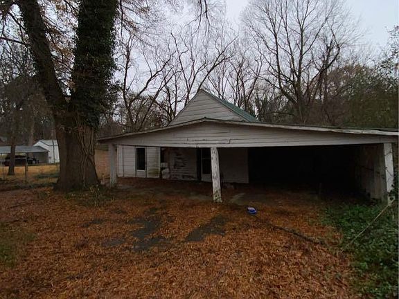 5th image of 905 N Park Ave