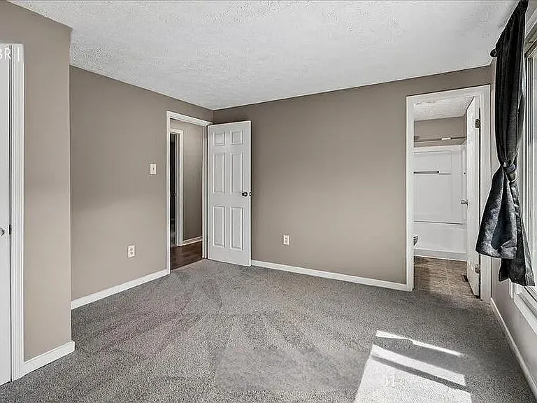 11104 Huntington Woods Cir #MAIN — Photo 6