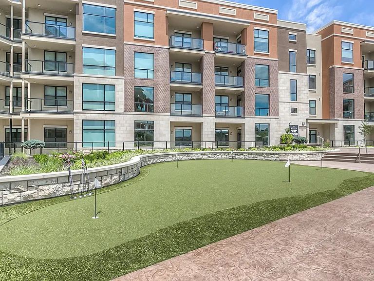 The Royale at CityPlace — Photo 10