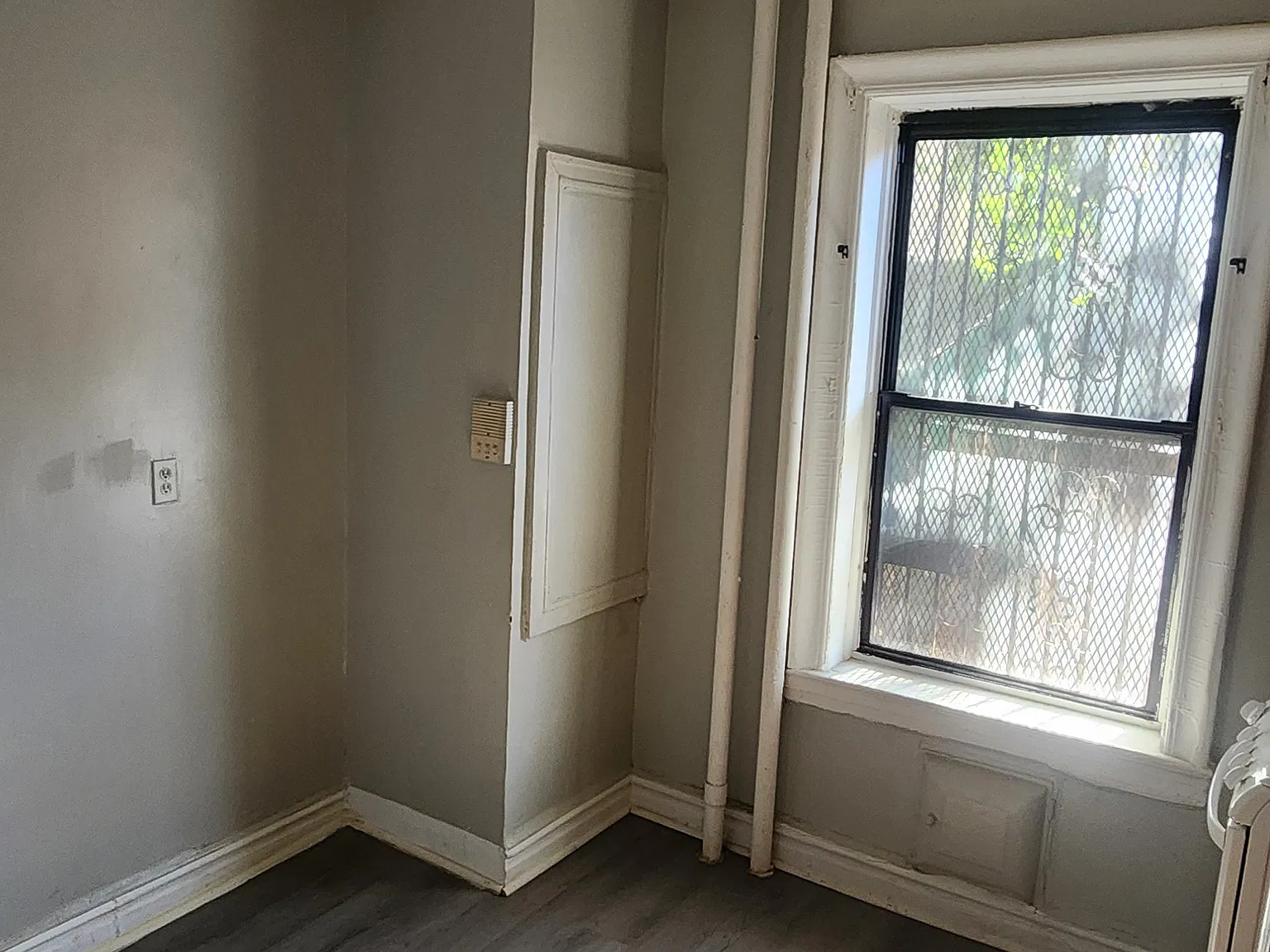 2 bed, 900 sqft, $1,600 — Photo 2
