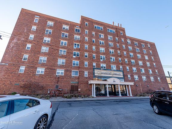 4th image of 370 W Broadway #5P