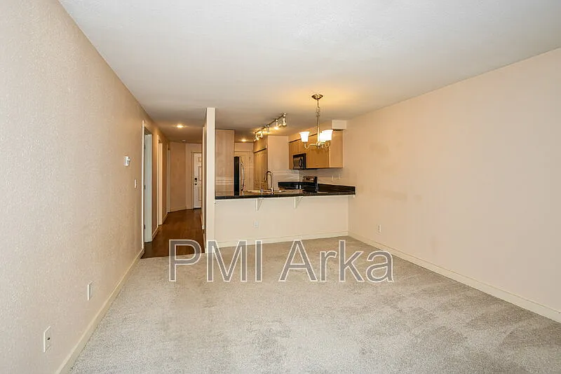 2 bed, 2.0 bath, 914 sqft, $2,395 — Photo 4