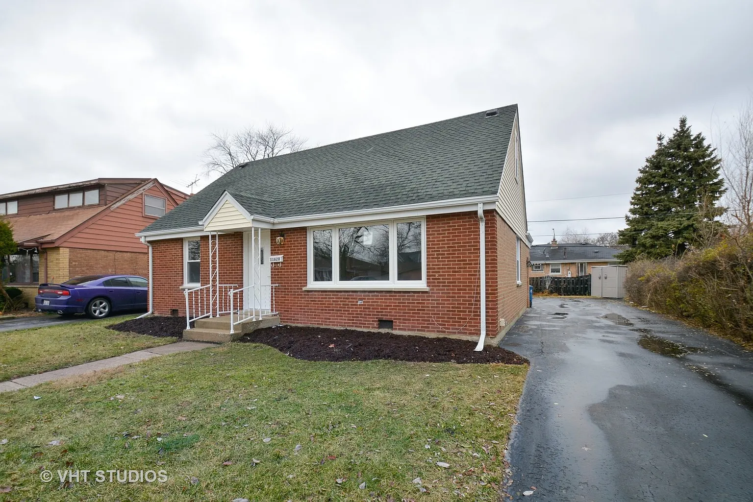 11628 S Kolmar Ave photo 1