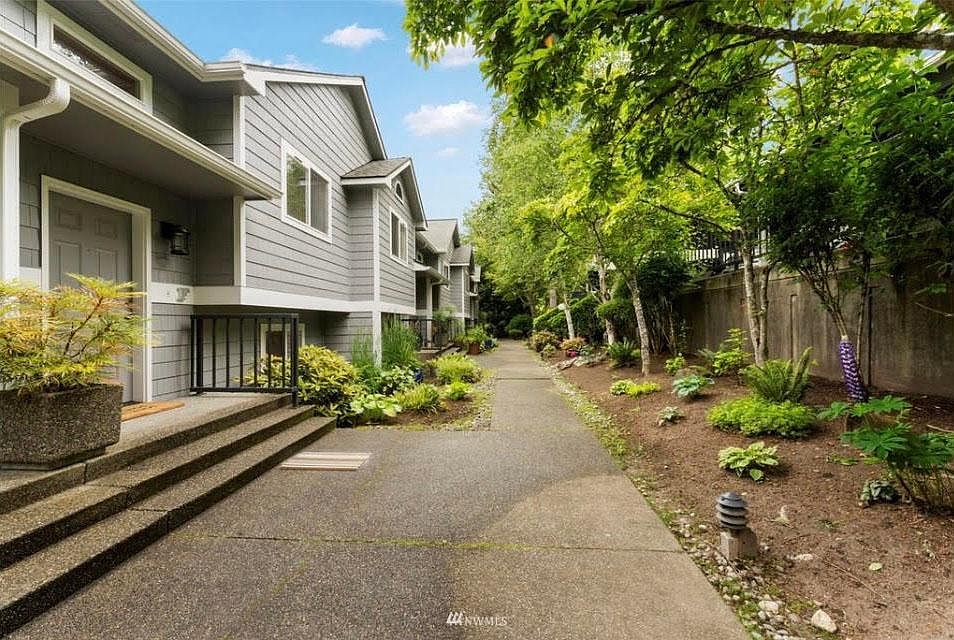 1st image of 19905 4th Ave NE Unit F
