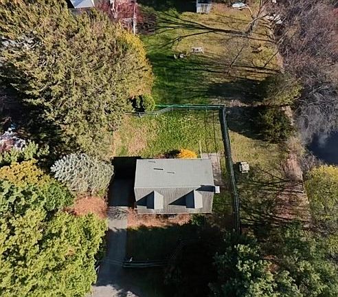 5th image of 48 River Ave