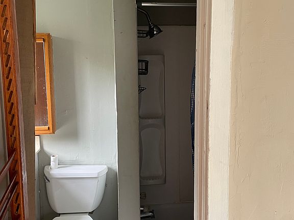 3rd image of 127 Old Lair Rd