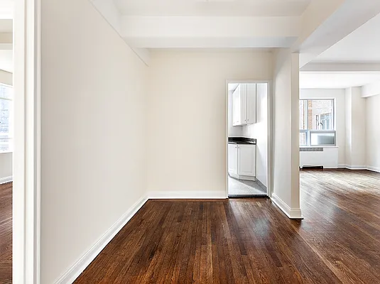 Rented by Central Park South Associates | media 9