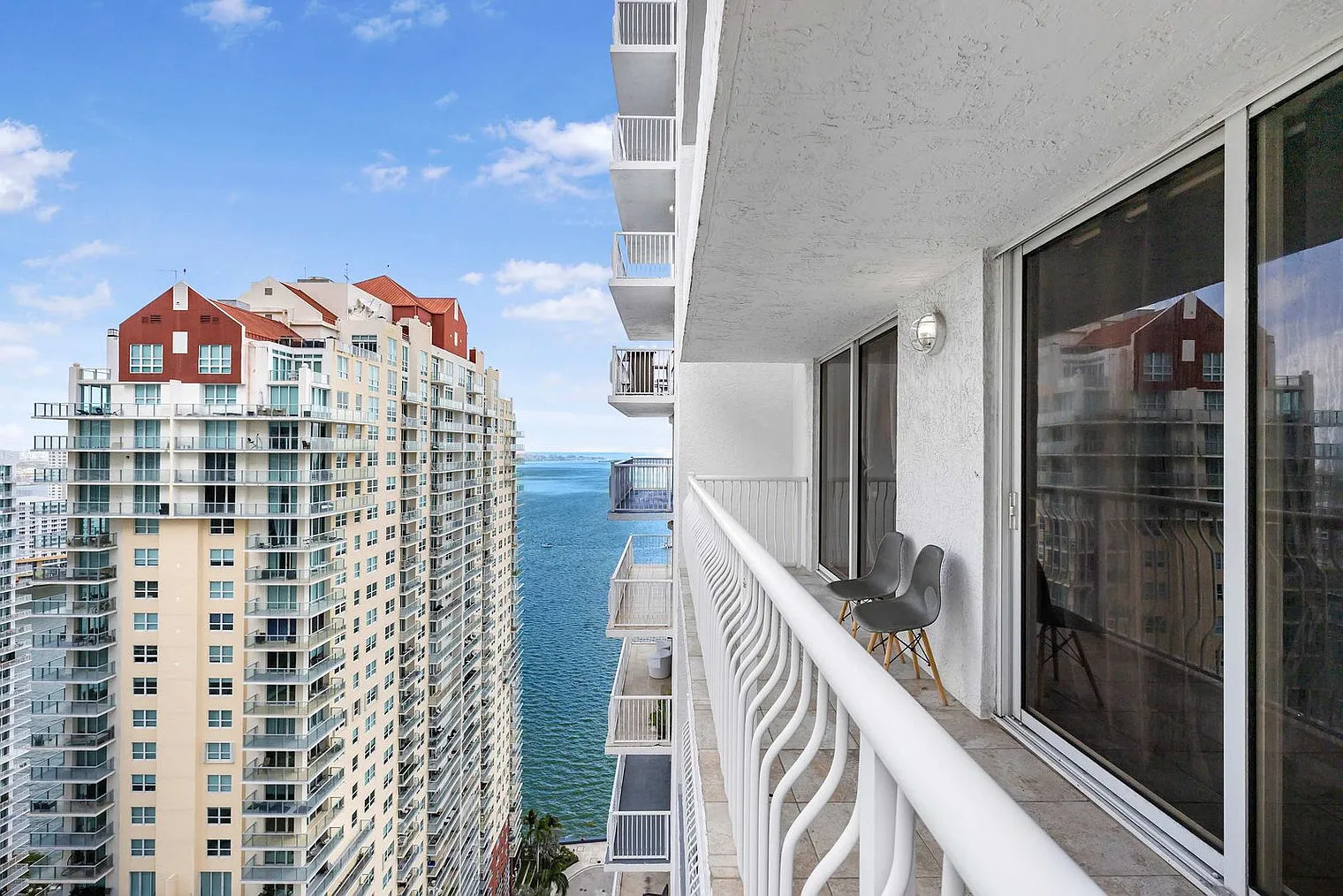 1 bed, 1.0 bath, 818 sqft, $2,986 — Photo 4