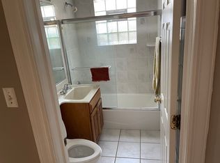 26 N Main St #2W, Glen Ellyn, IL 60137