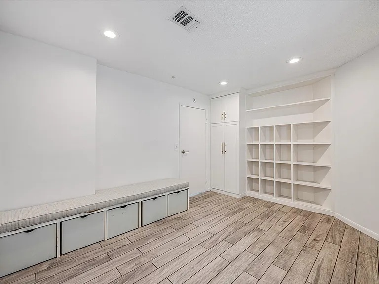 11906 Pepperdine Ln — Photo 24