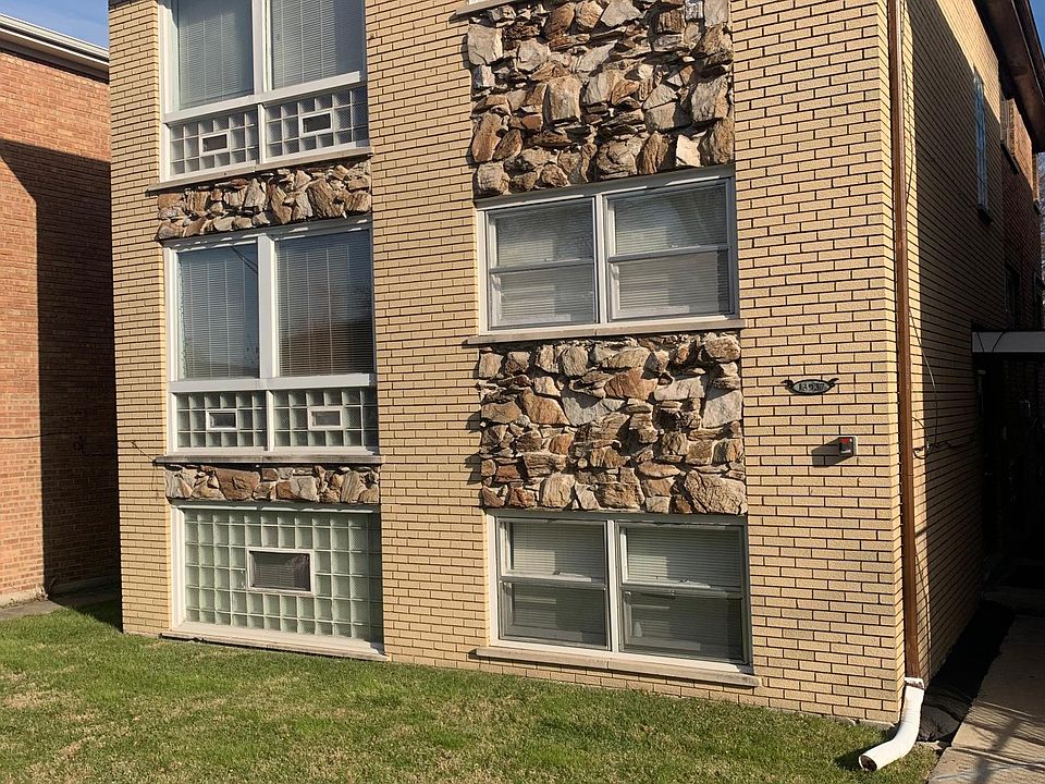 1st image of 13937 S School St #2
