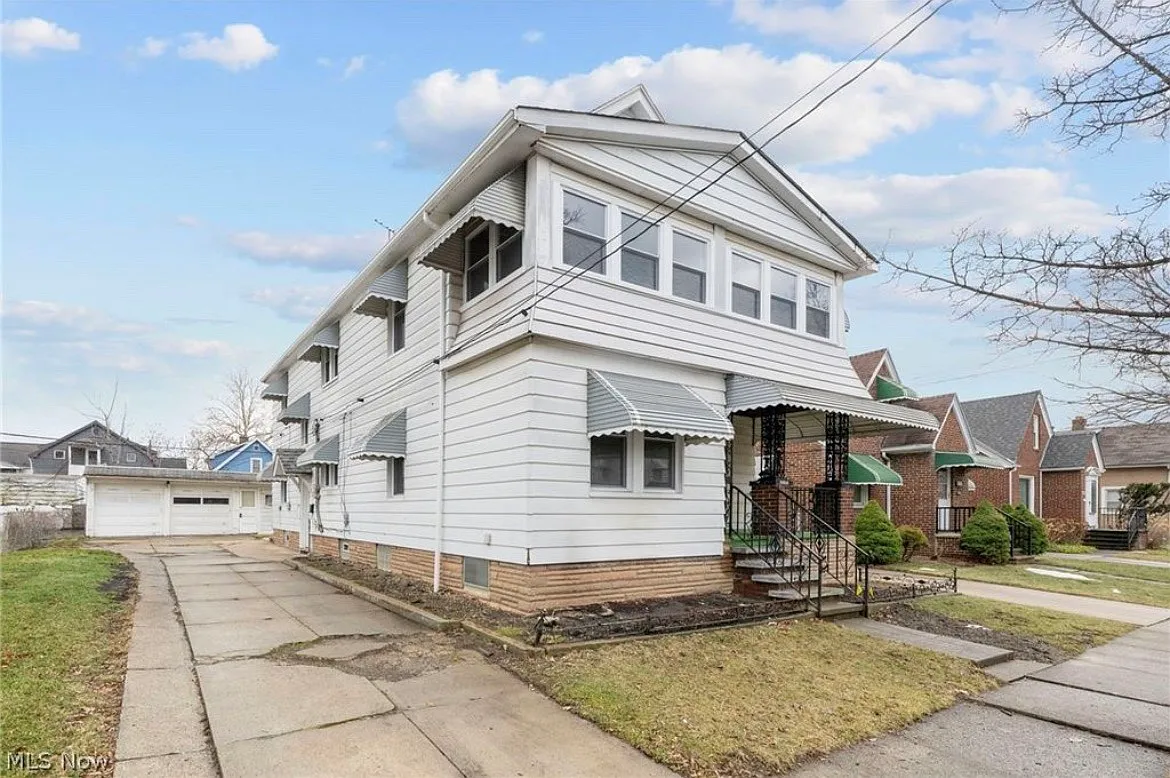 1 bed, 1.5 bath, 800 sqft, $725 — Photo 1