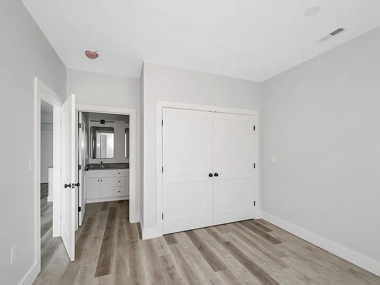 1 Lafayette Sq #401 — Photo 25