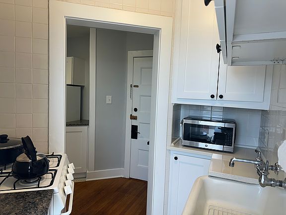 3rd image of 39 N Mountain Ave APT 9
