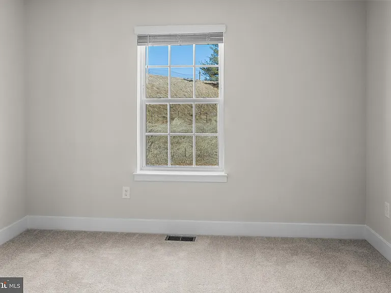 1705 Water Crossing Rd — Photo 31