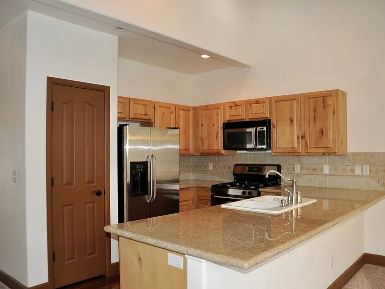 940 W Willow Lake Loop — Photo 11