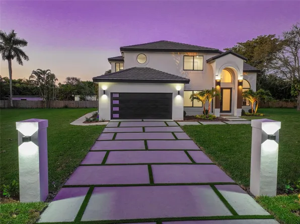 11901 NW 5 Street, Plantation, FL 33325