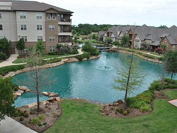 5th image of 301 Watermere Dr APT 302