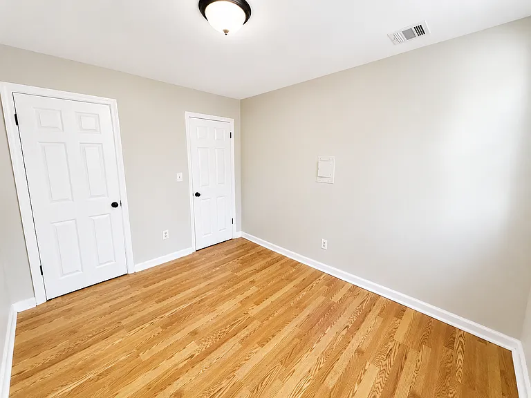 581 N 5th St #2F — Photo 10