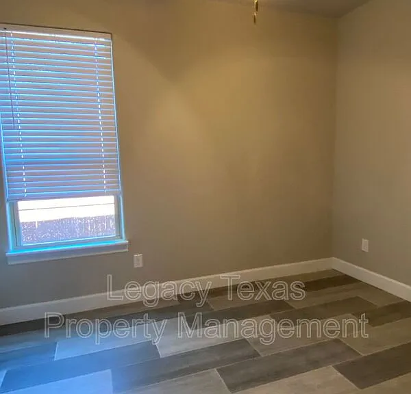 729 E Brown St #B — Photo 33