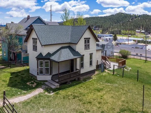 214 Crook St, Custer, SD 57730
