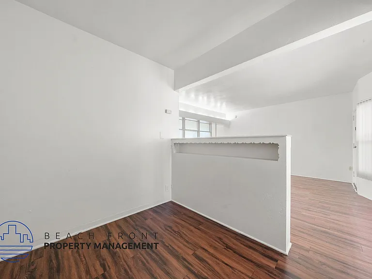 5626-5628 Edgemar Ave — Photo 12