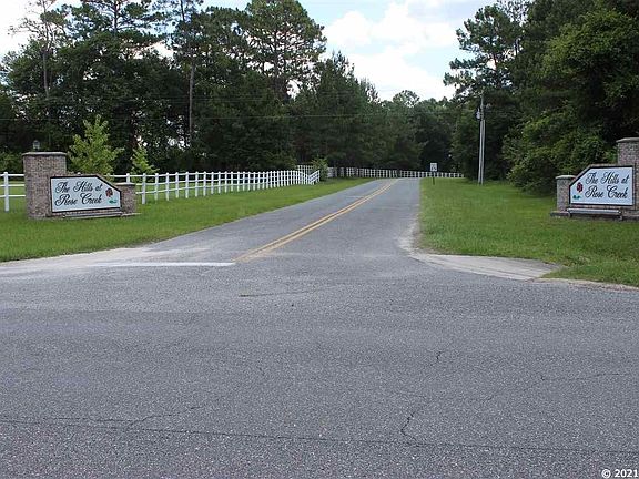 2nd image of 1001 SW Hill Creek Dr