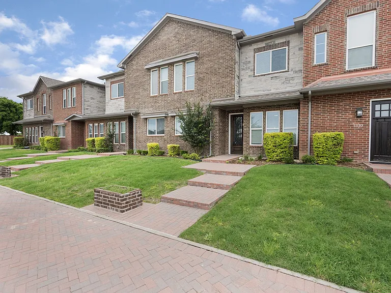 5871 Rivendell Dr — Photo 3