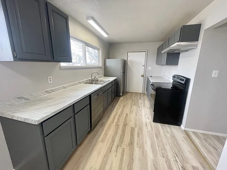 3015 Gary Ave — Photo 4
